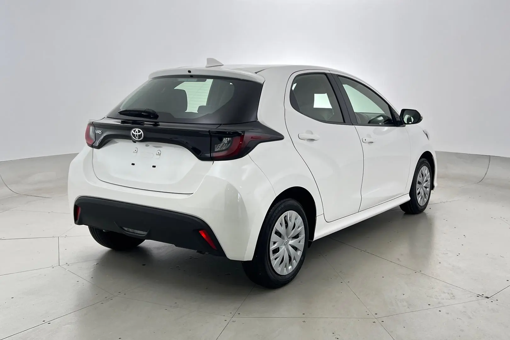 2023 Toyota Yaris Gallery Image 8
