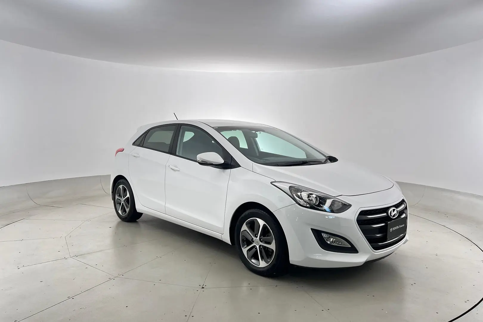 2016 Hyundai i30 Gallery Image 1