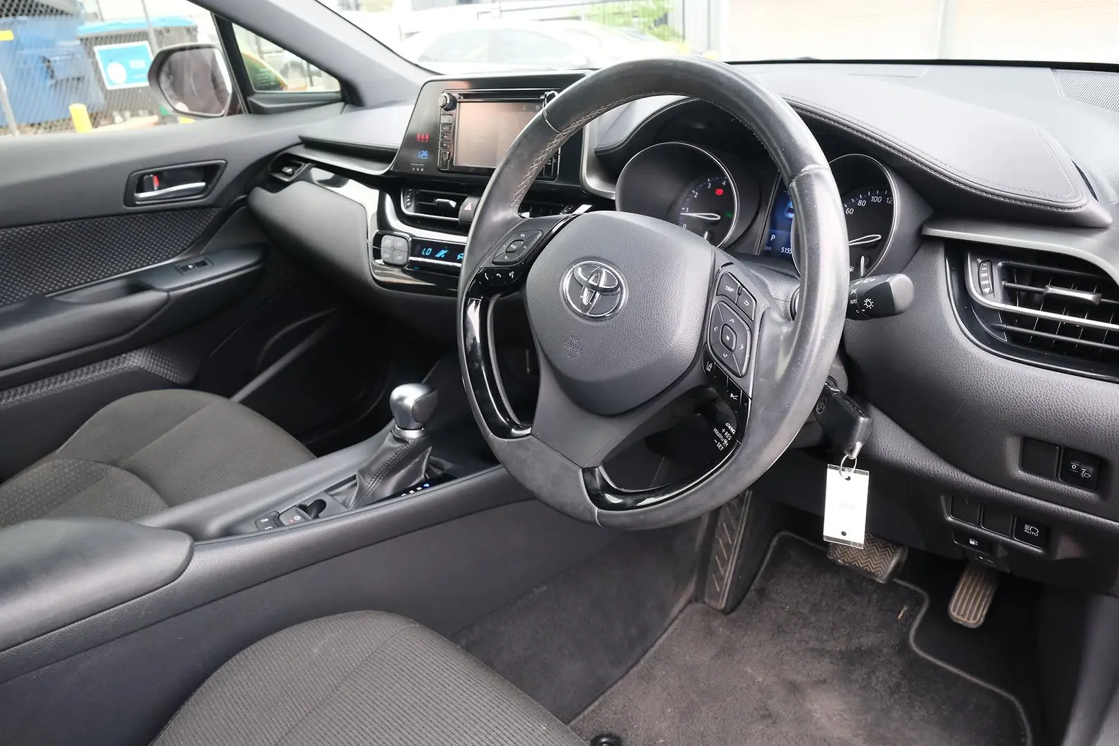 2018 Toyota C-HR Gallery Image 7