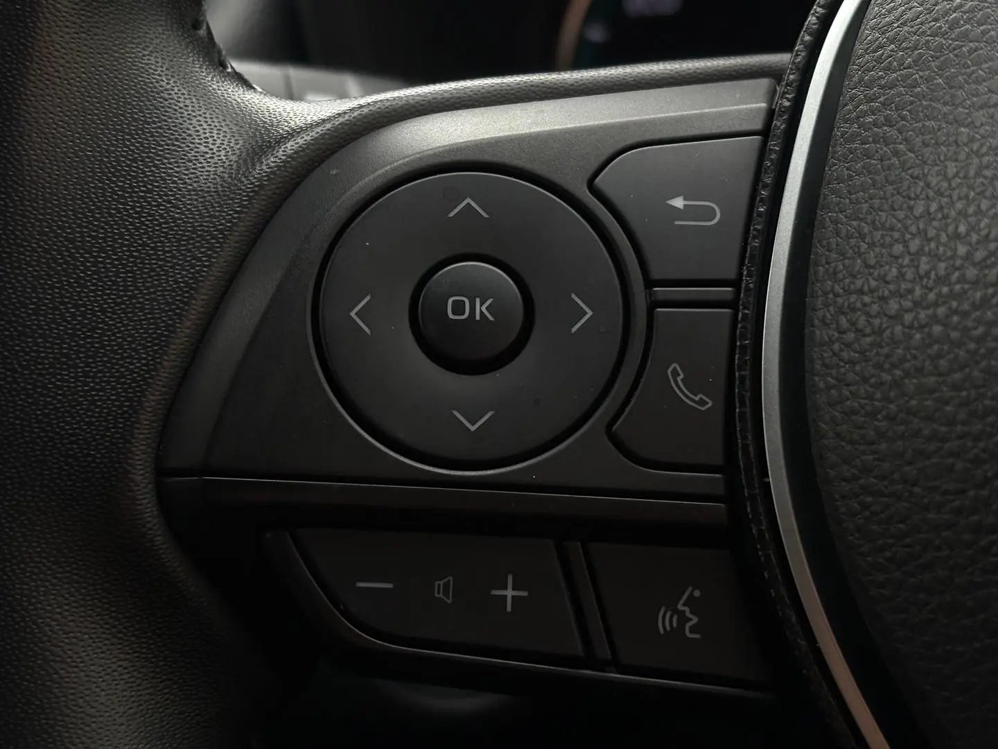 2021 Toyota RAV4 Gallery Image 17