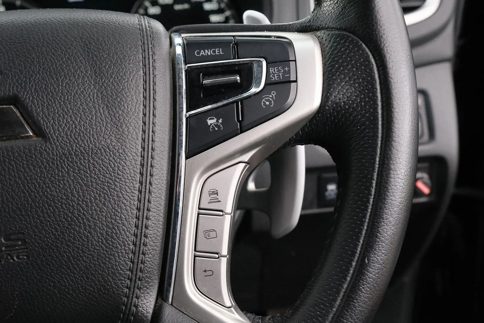 2018 Mitsubishi Pajero Sport Gallery Image 15