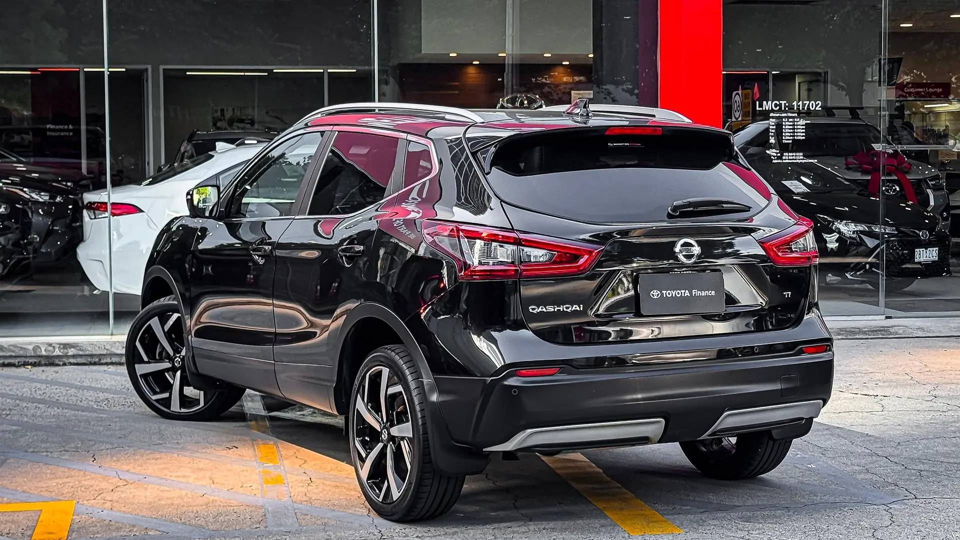 2019 Nissan Qashqai Gallery Image 2