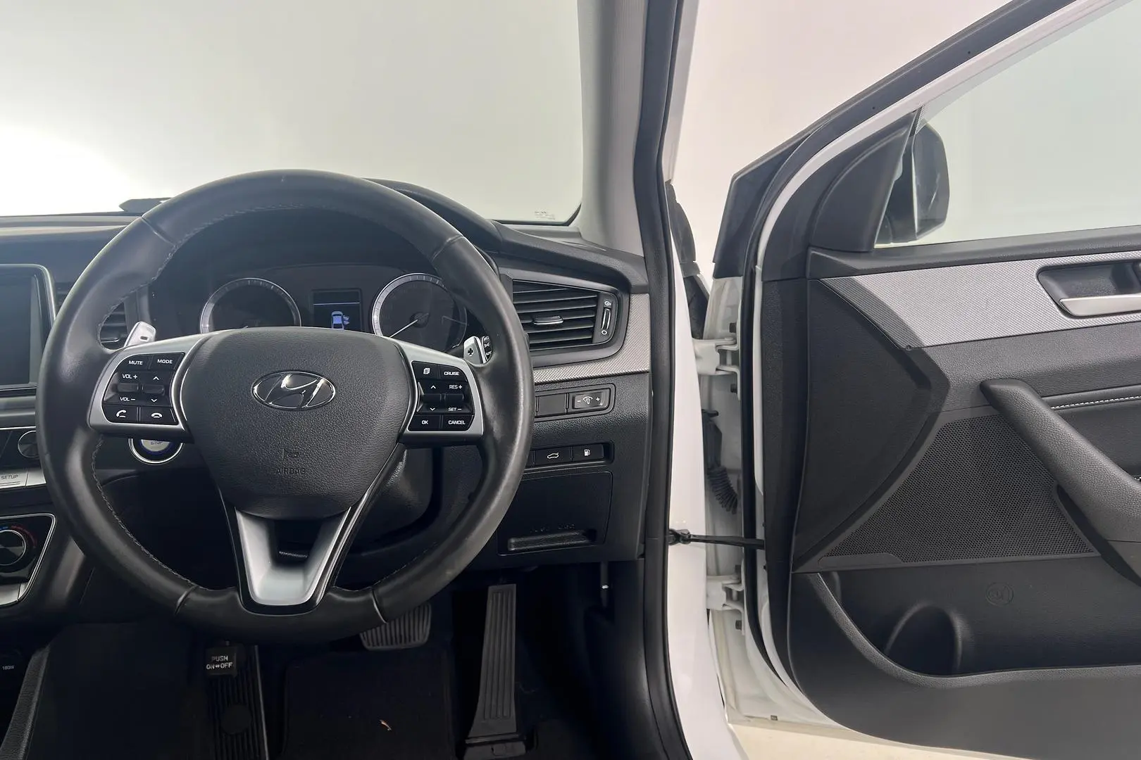 2018 Hyundai Sonata Gallery Image 12