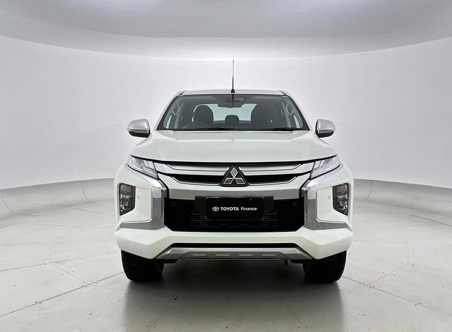 2019 Mitsubishi Triton Image 3