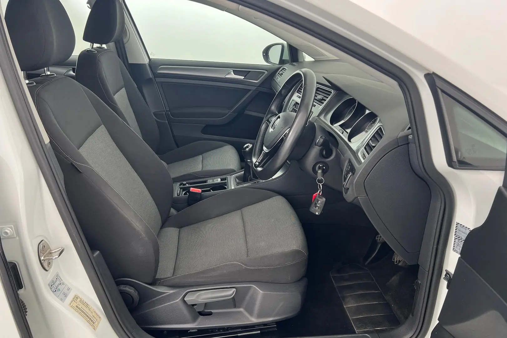 2013 Volkswagen Golf Gallery Image 14
