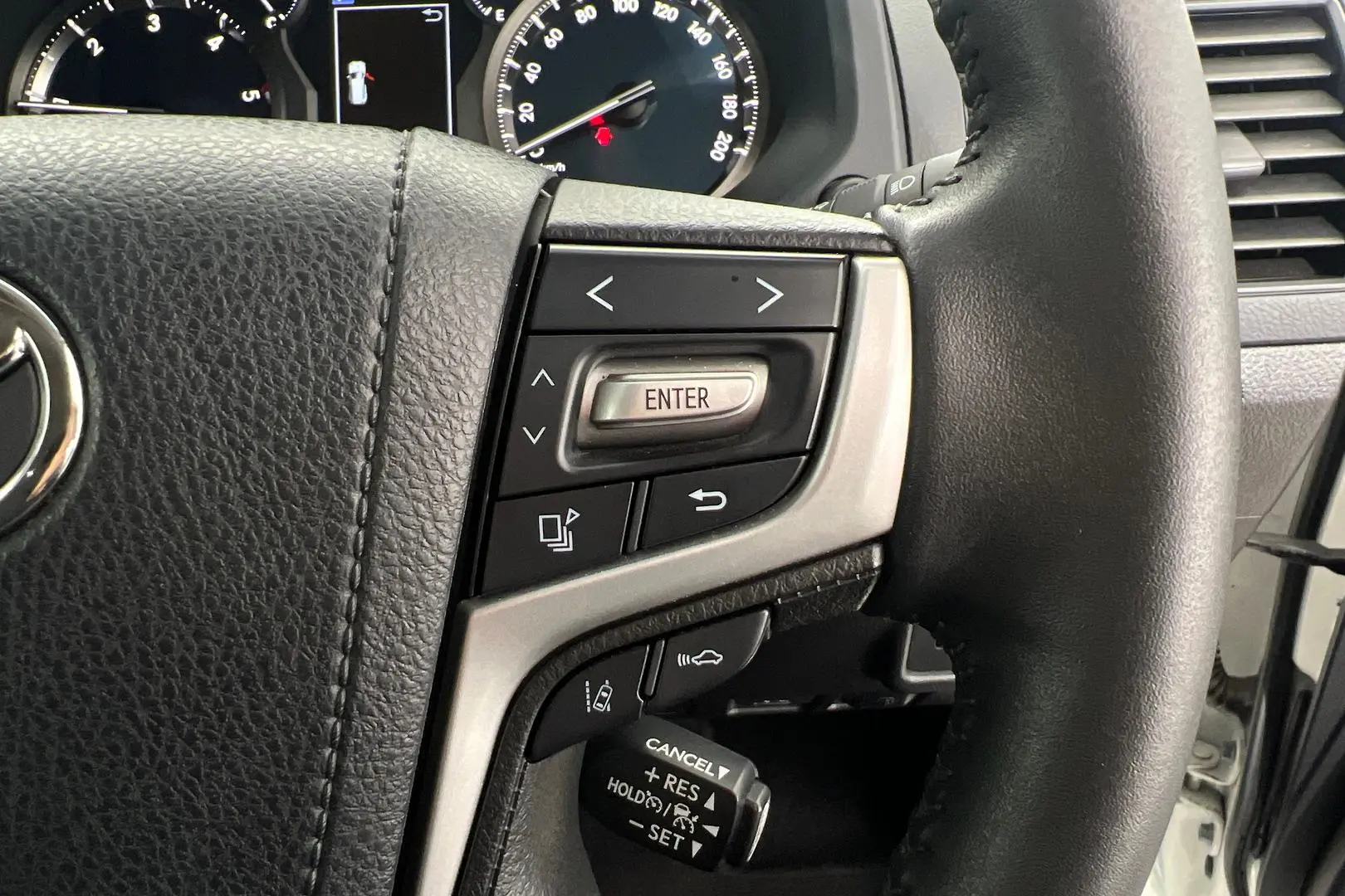 2018 Toyota Landcruiser Prado Gallery Image 17
