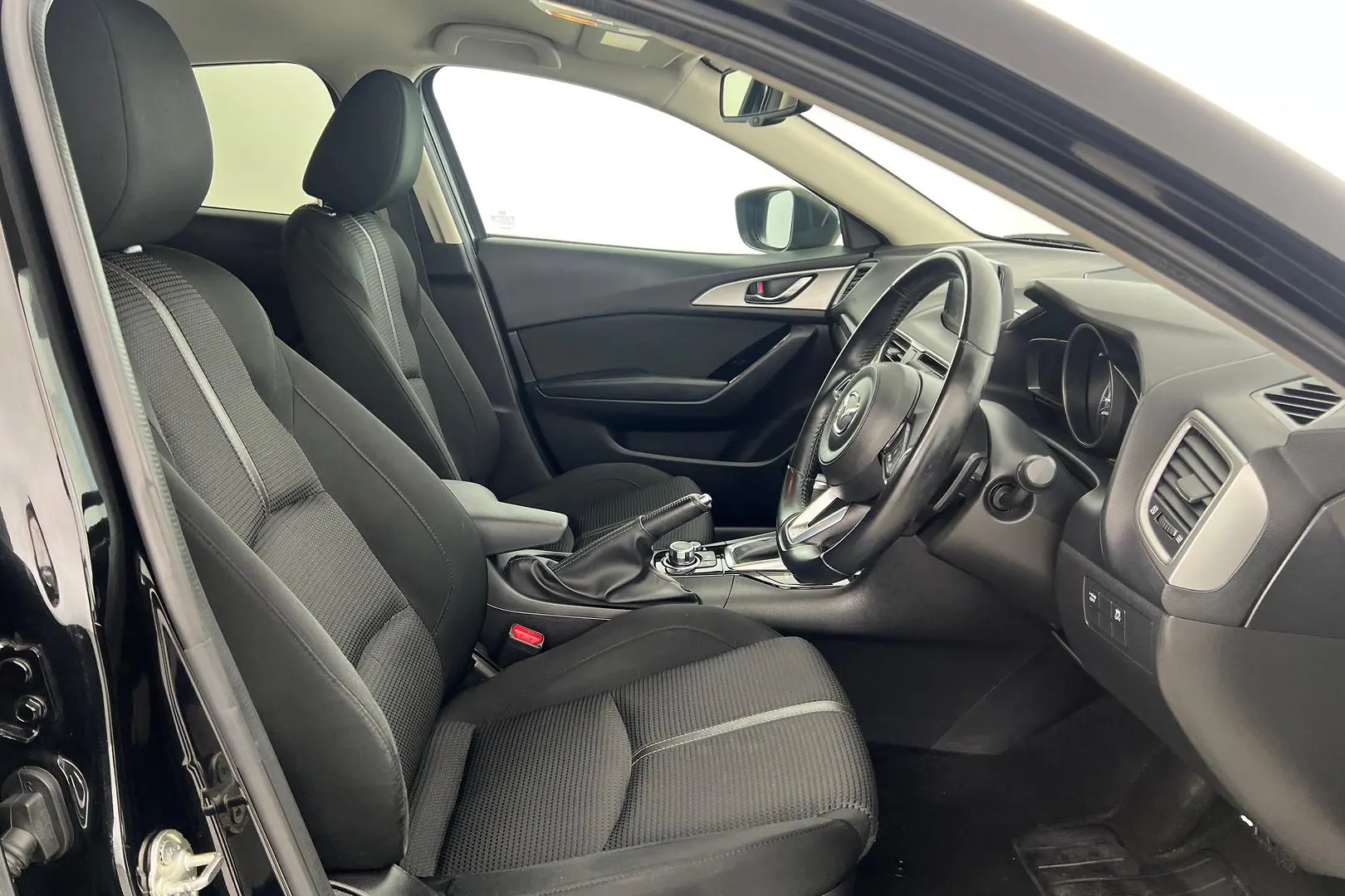 2017 Mazda 3 Gallery Image 11