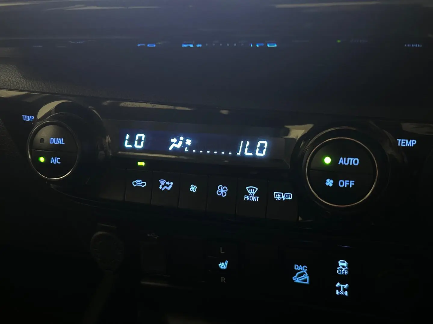 2021 Toyota Hilux Gallery Image 18