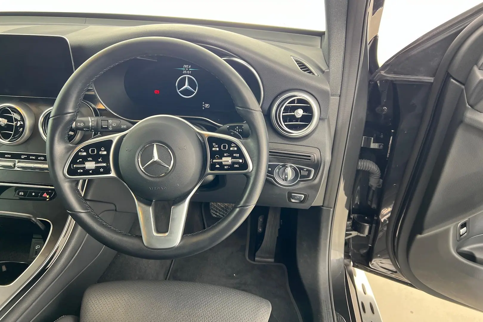 2021 Mercedes-Benz Glc-Class Gallery Image 17