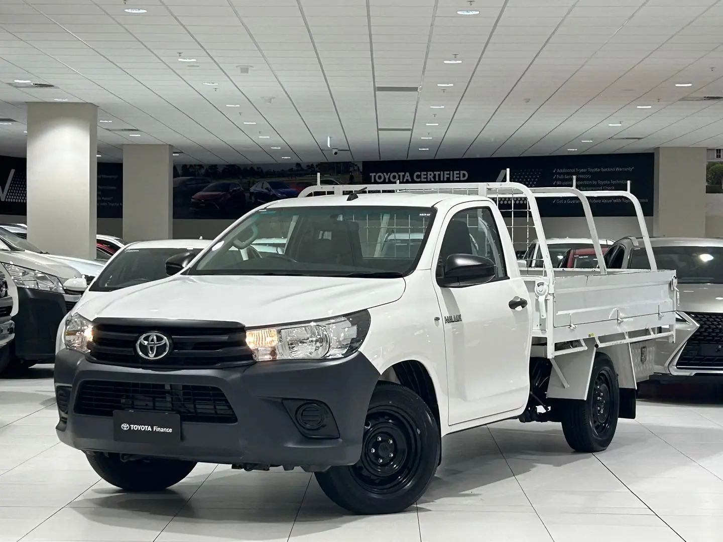 2016 Toyota Hilux Gallery Image 5