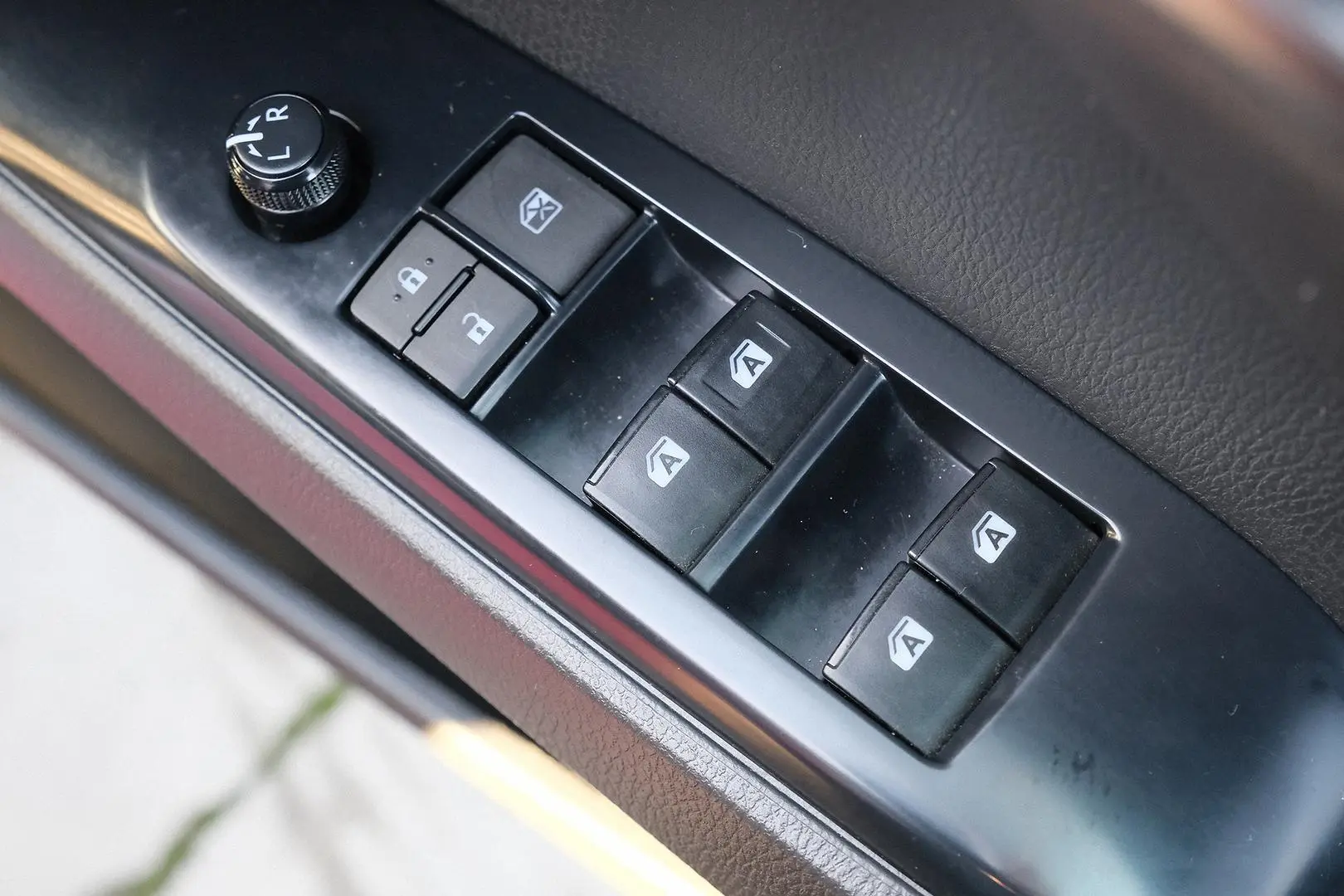 2018 Toyota Camry Gallery Image 12