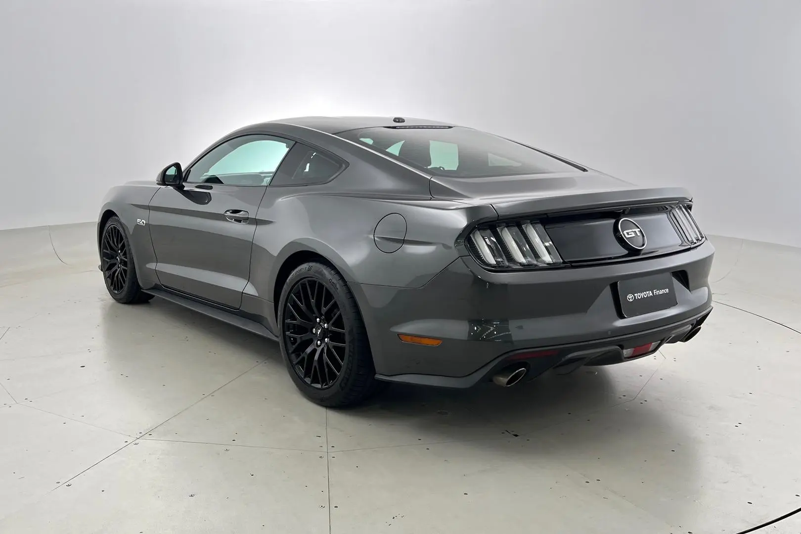 2017 Ford Mustang Gallery Image 7