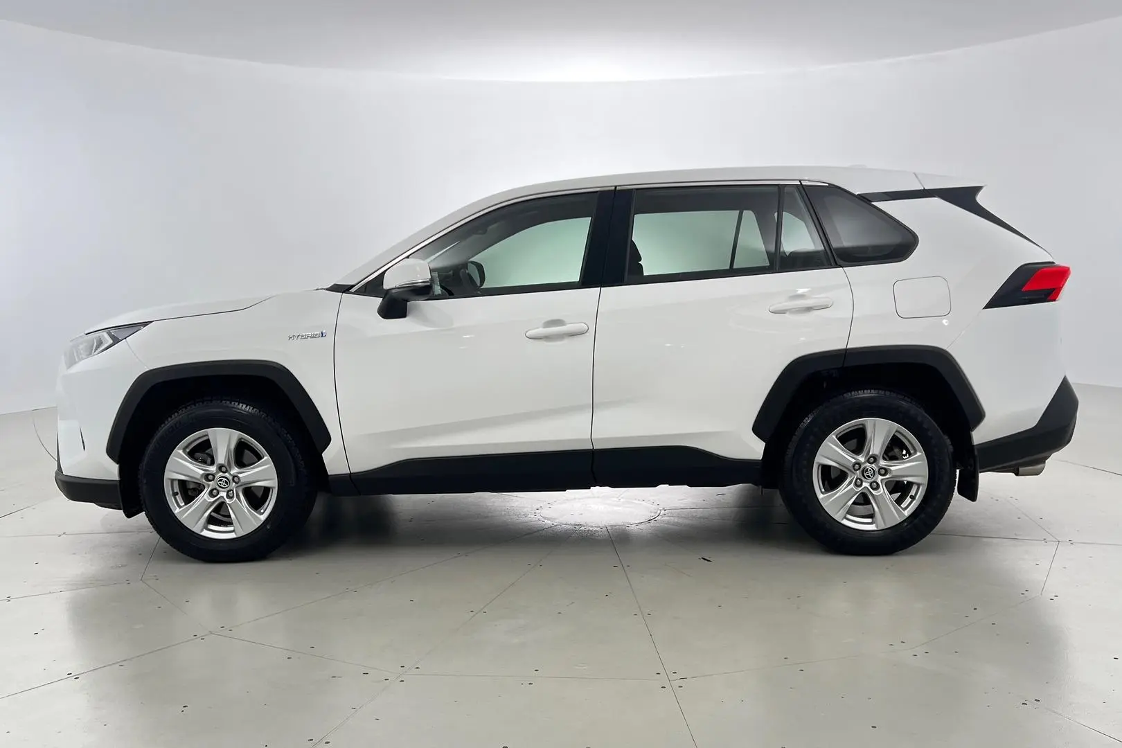 2020 Toyota RAV4 Gallery Image 8