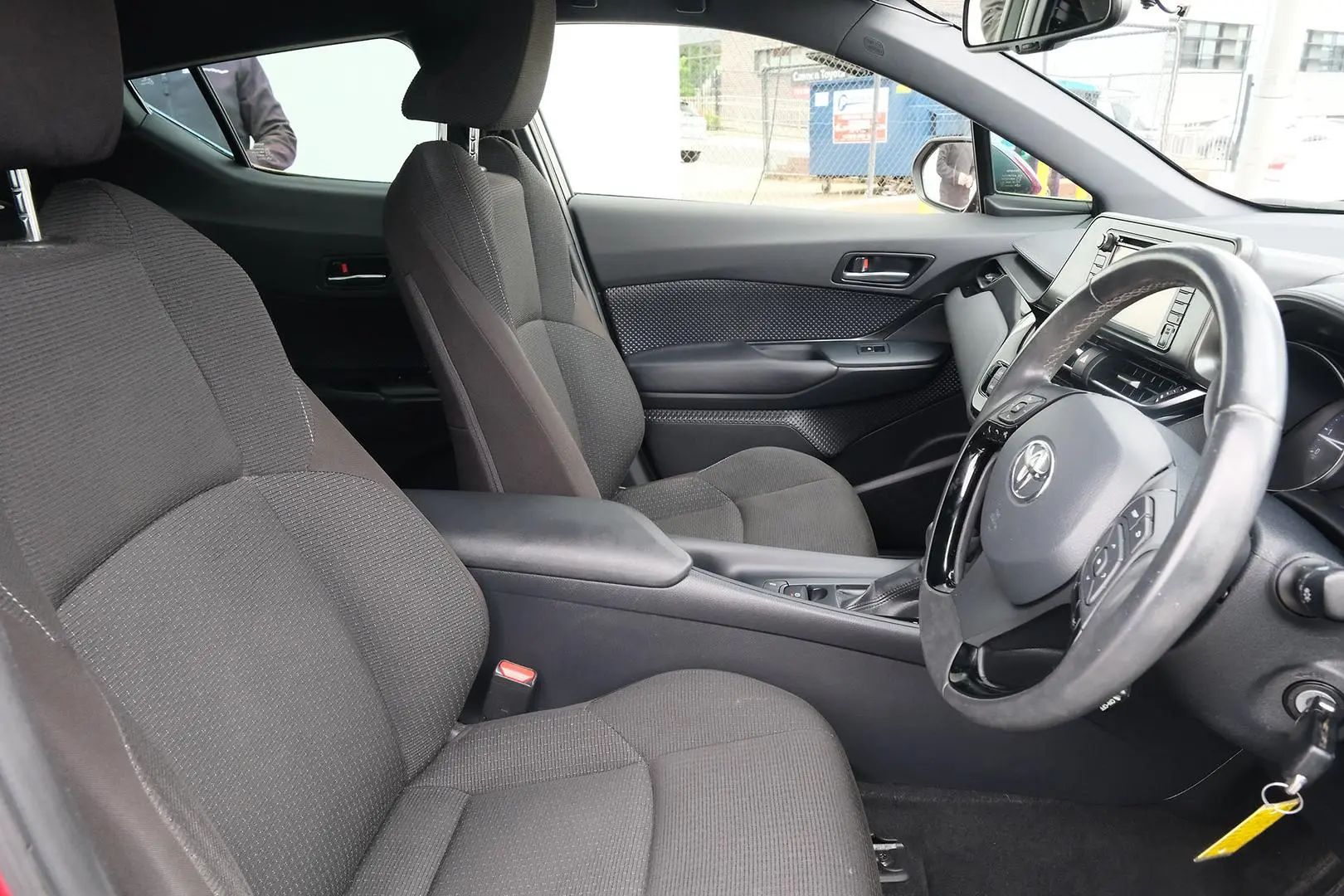 2018 Toyota C-HR Gallery Image 13