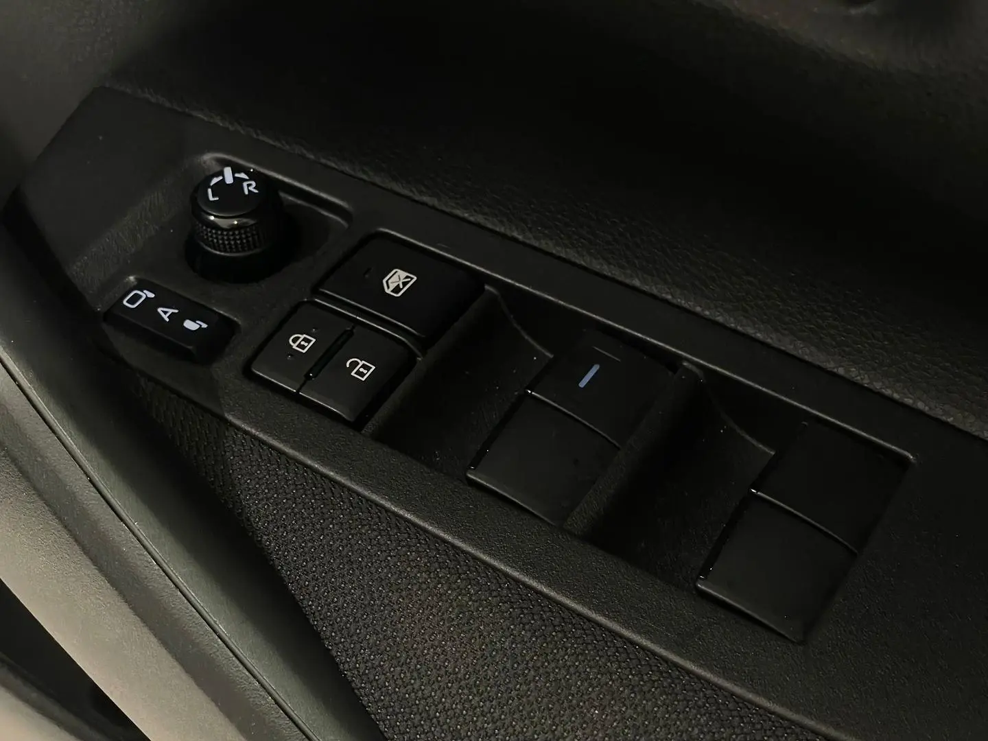 2023 Toyota Corolla Gallery Image 18