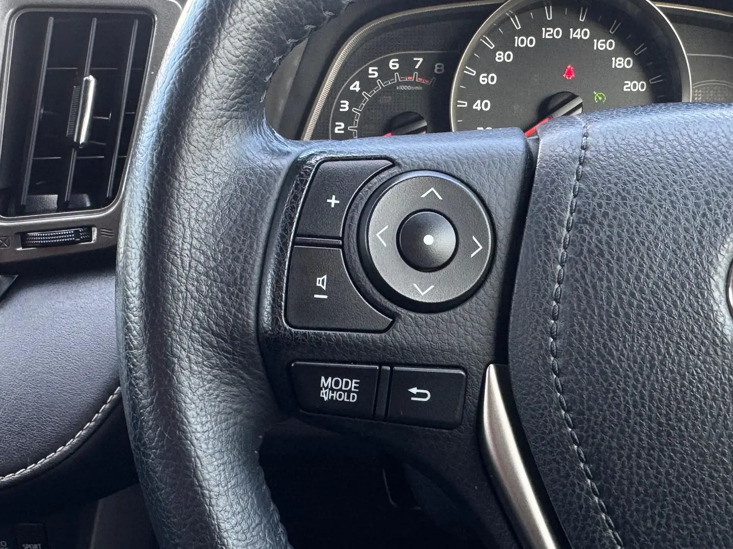 2015 Toyota RAV4 Gallery Image 19