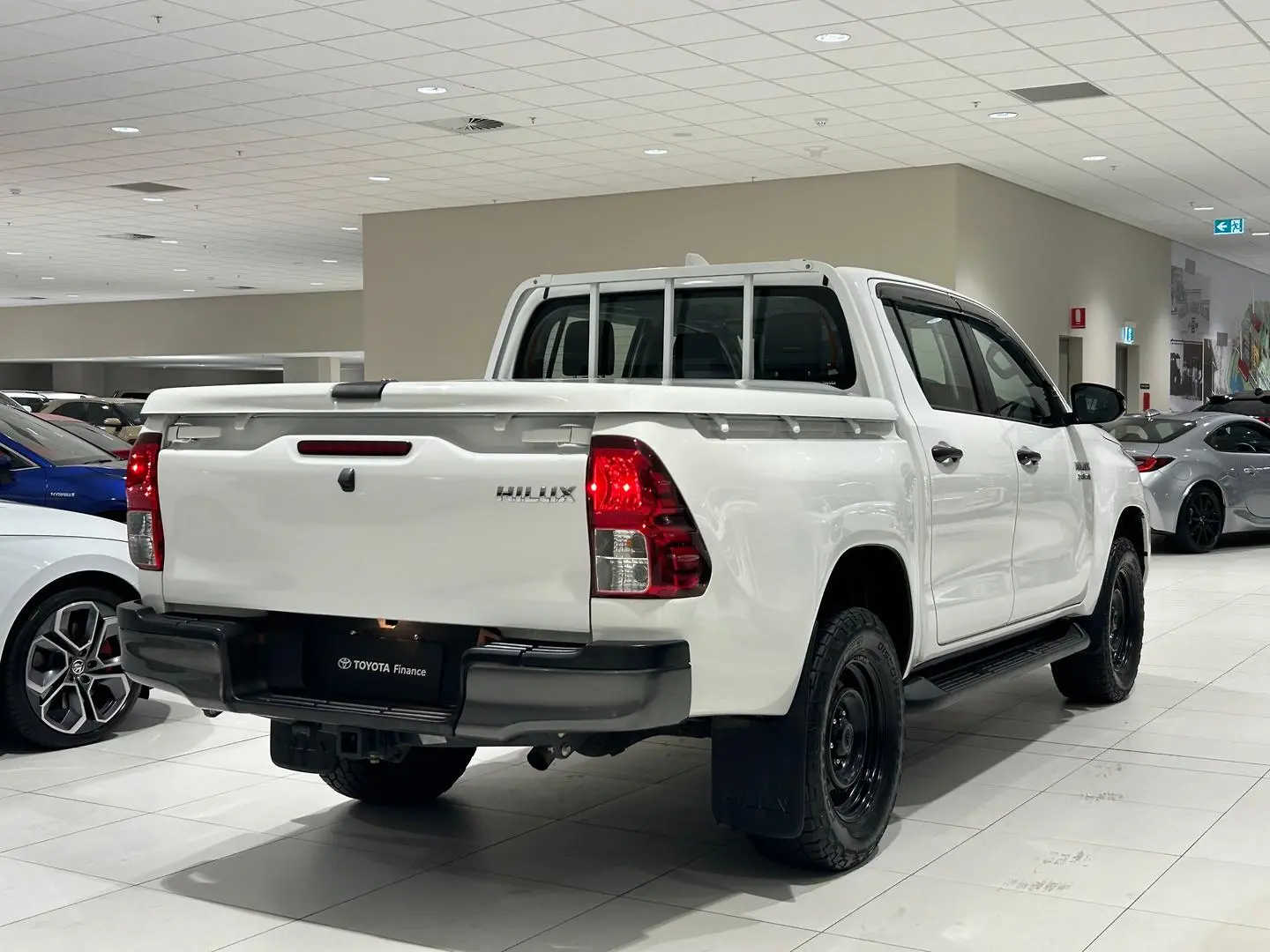2022 Toyota Hilux Gallery Image 10