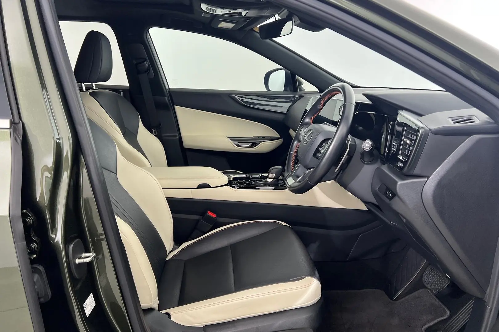 2023 Lexus NX Gallery Image 11