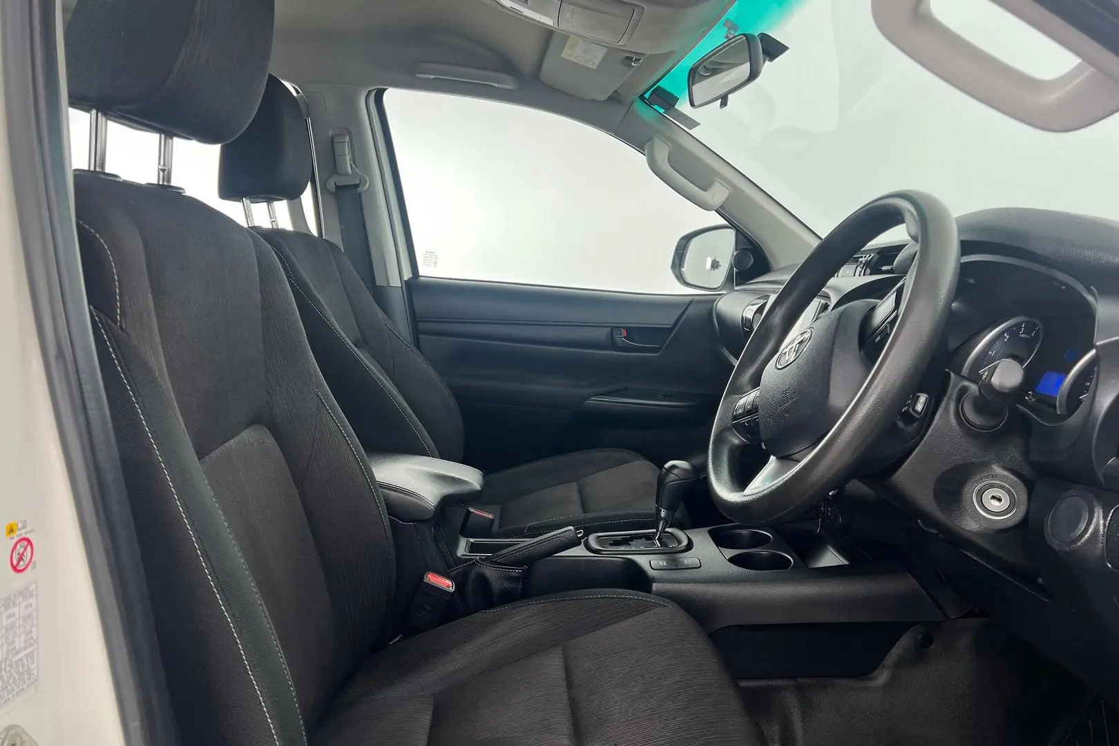 2017 Toyota Hilux Gallery Image 15