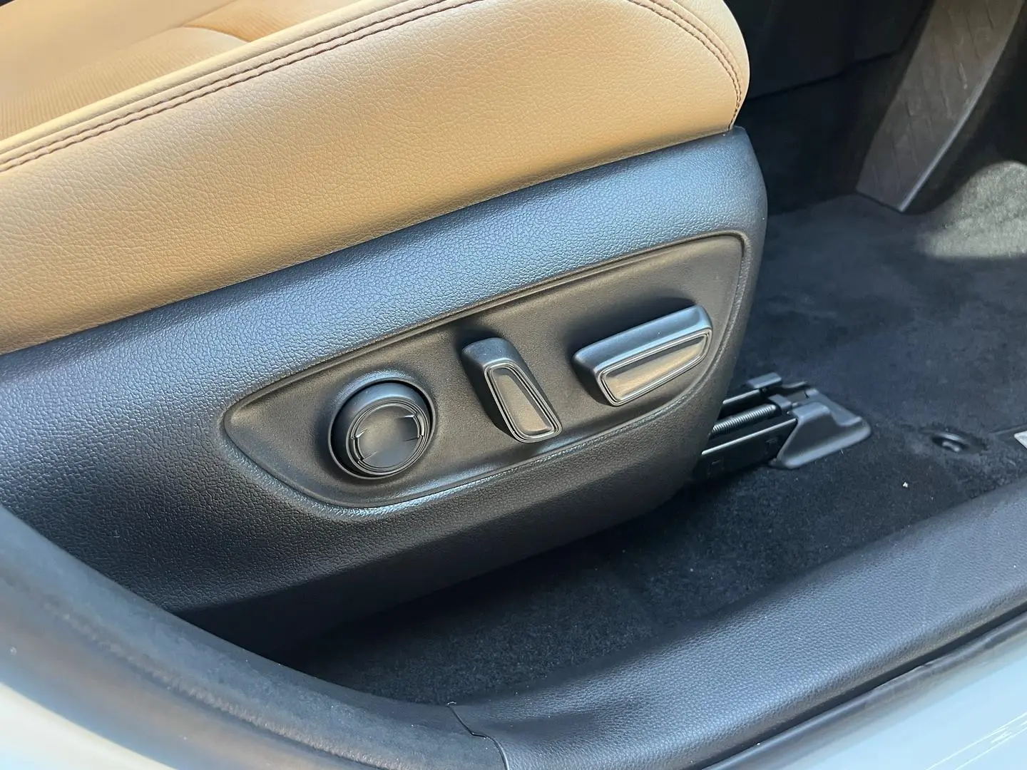2024 Toyota RAV4 Gallery Image 18