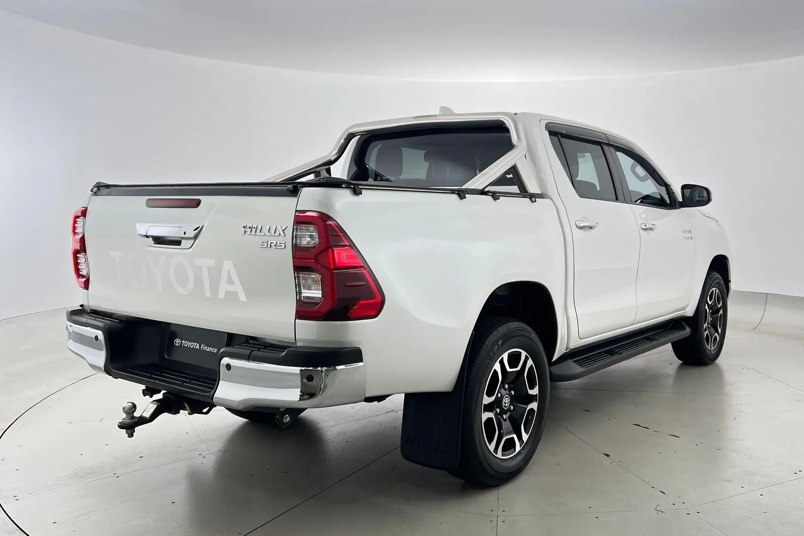 2022 Toyota Hilux Gallery Image 4