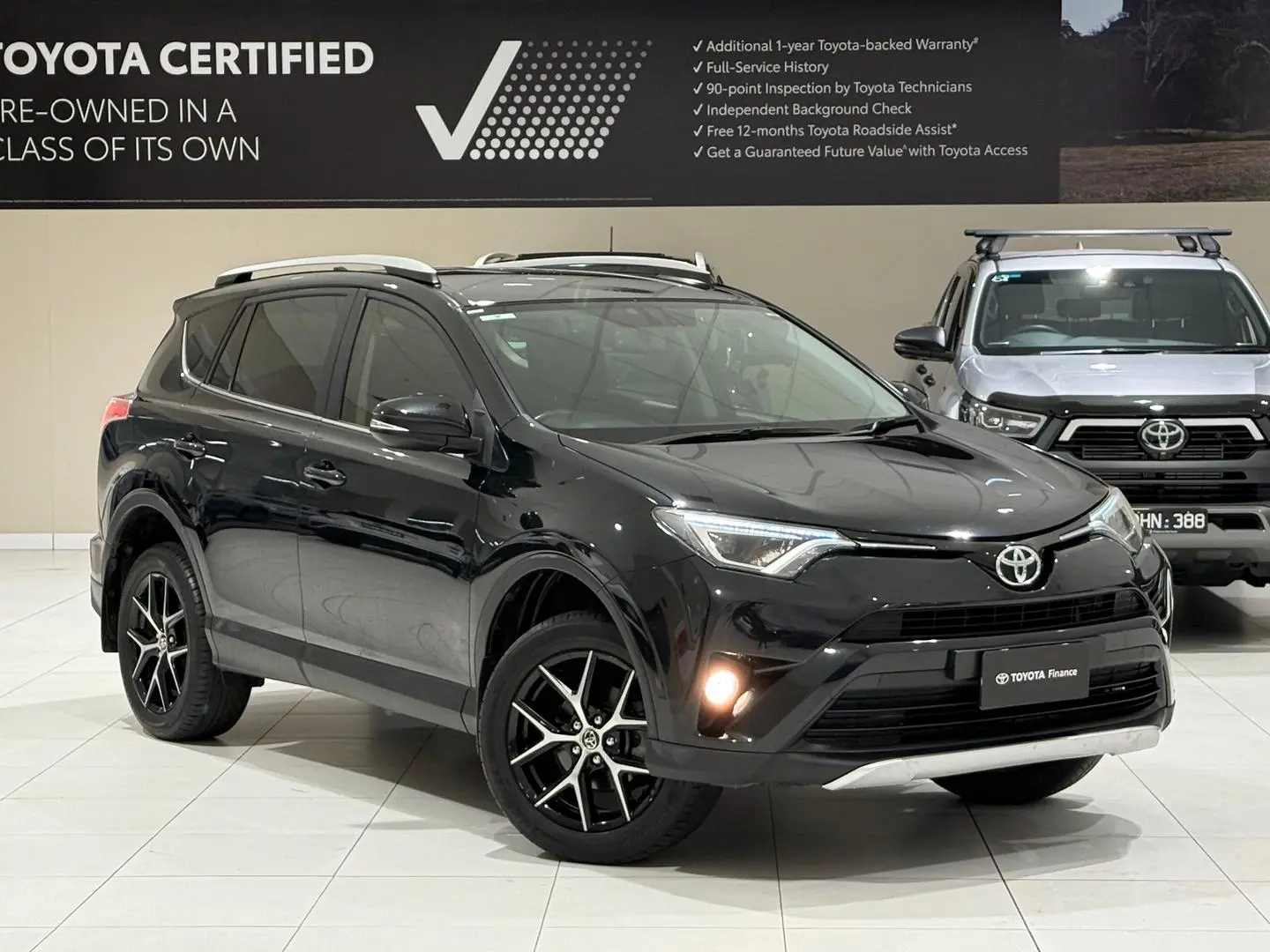 2016 Toyota RAV4 Gallery Image 1