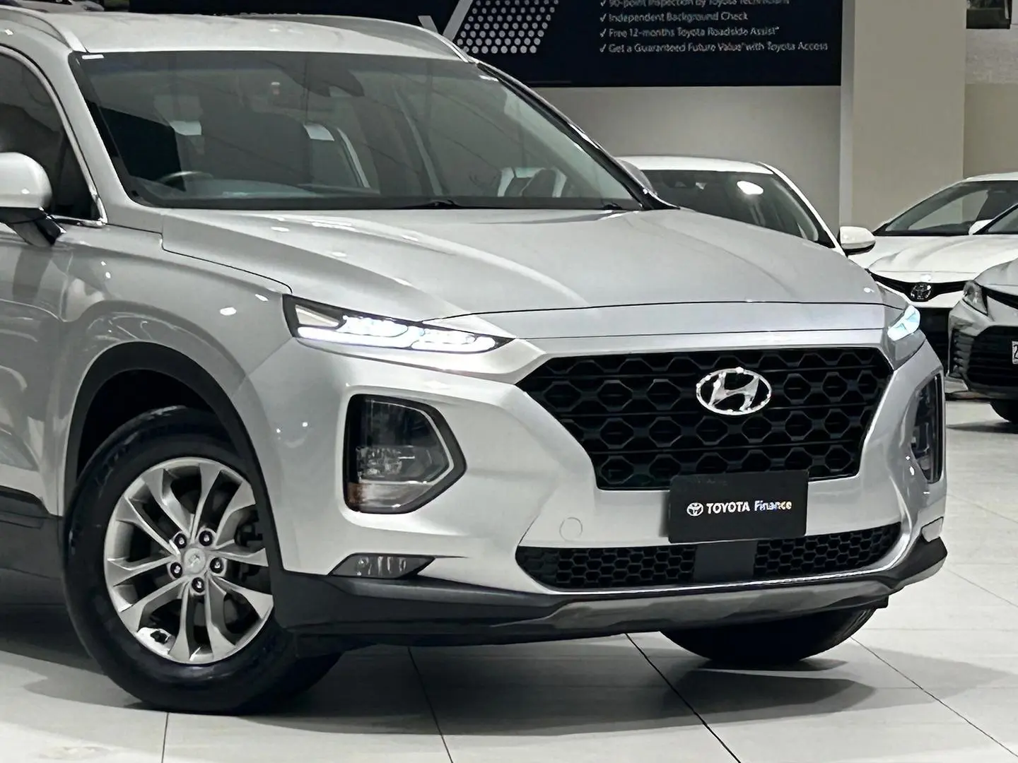 2020 Hyundai Santa Fe Gallery Image 3