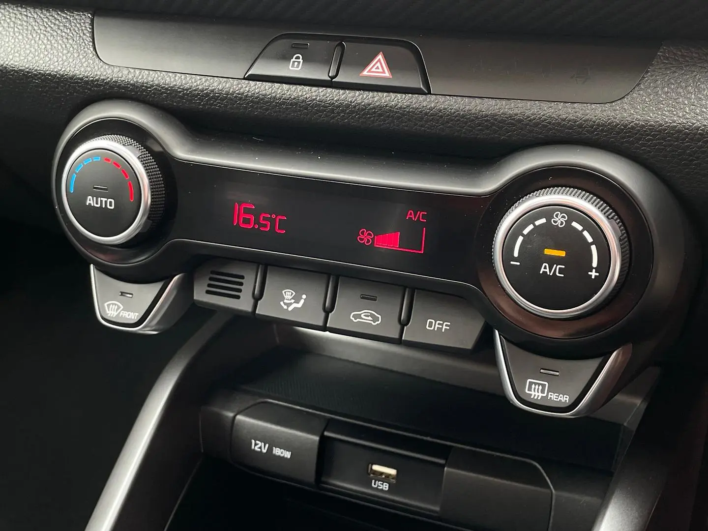2021 Kia Stonic Gallery Image 18