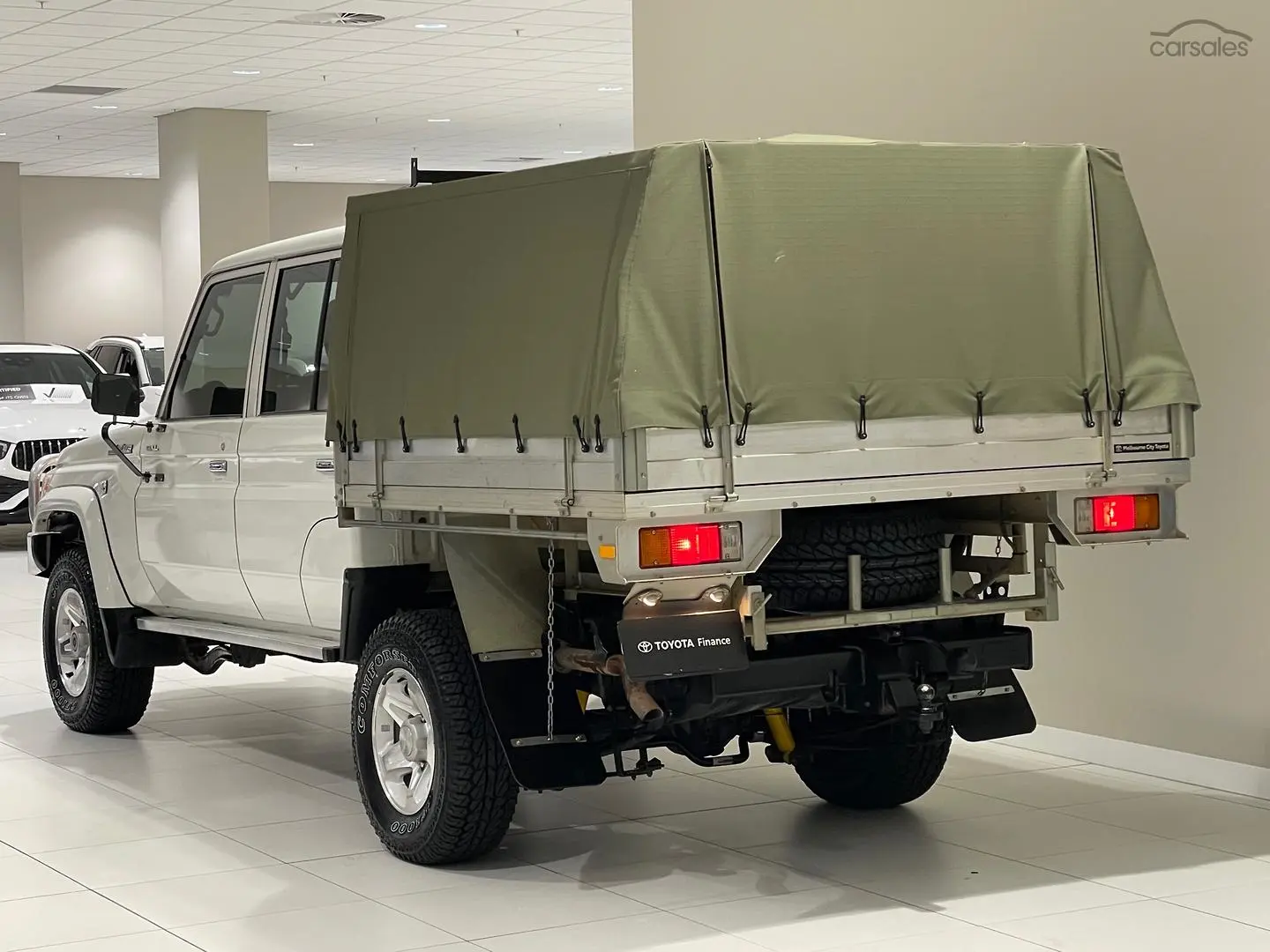 2019 Toyota Landcruiser Image 10