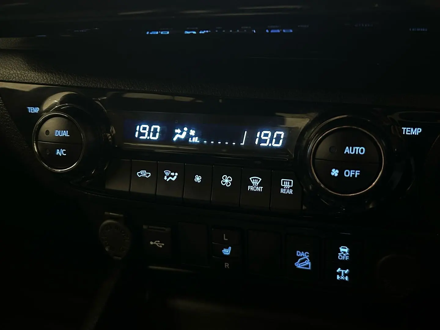 2024 Toyota Hilux Gallery Image 20