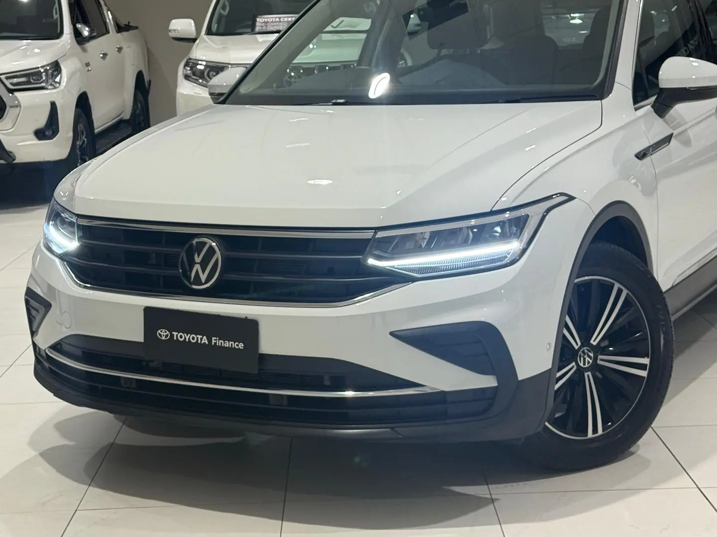 2022 Volkswagen Tiguan Gallery Image 11