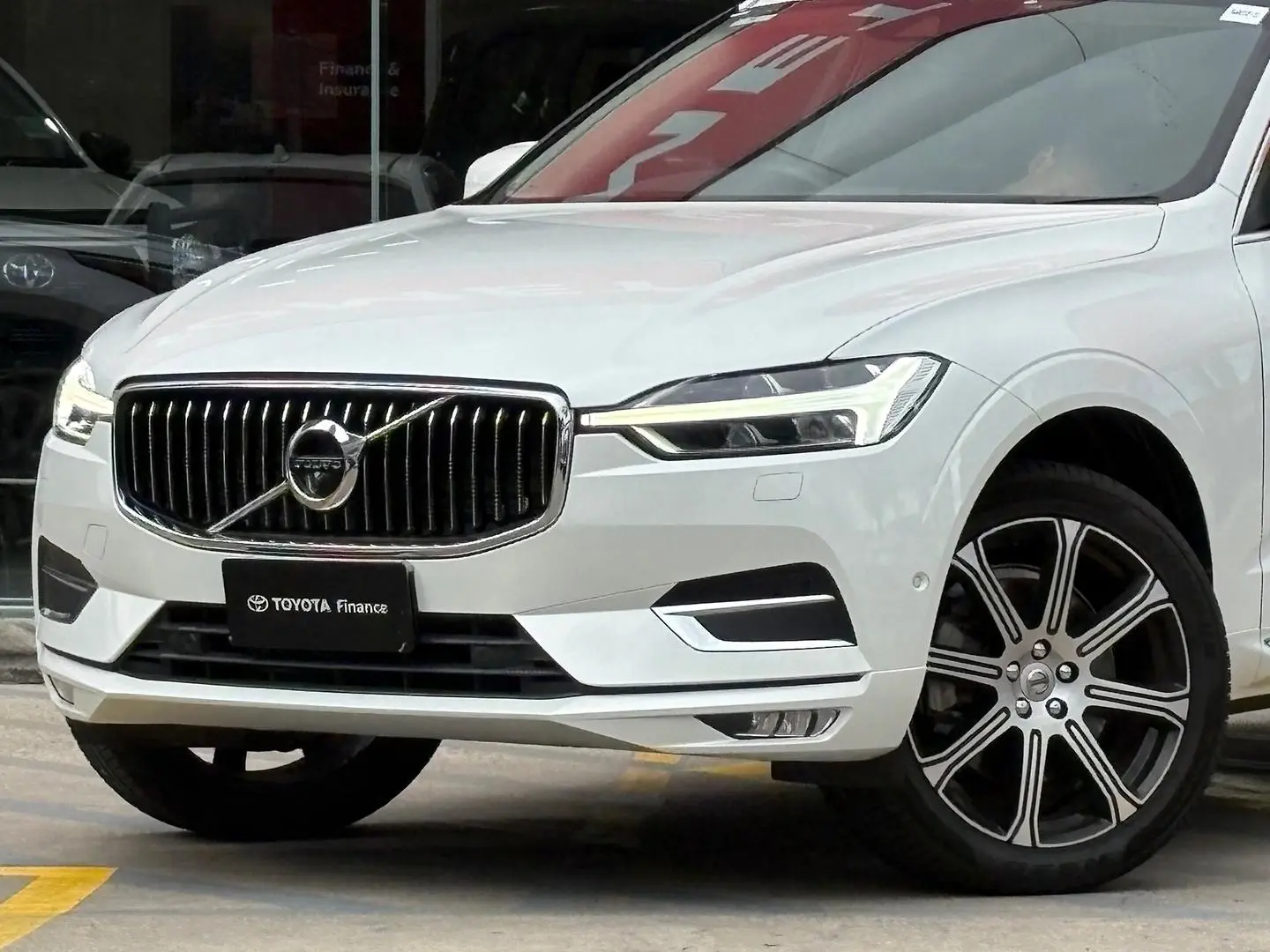 2019 Volvo XC60 Gallery Image 6