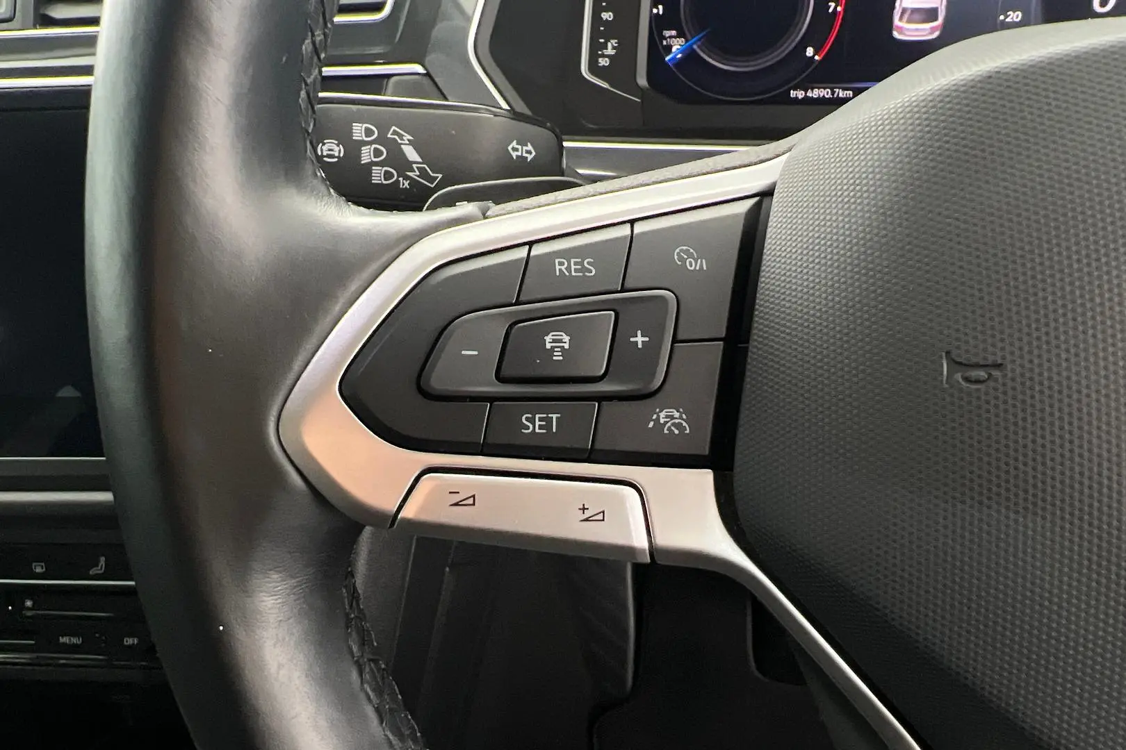 2021 Volkswagen Tiguan Gallery Image 16