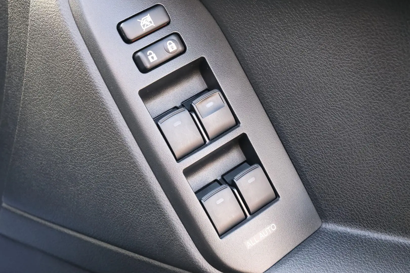 2021 Toyota Landcruiser Prado Gallery Image 13