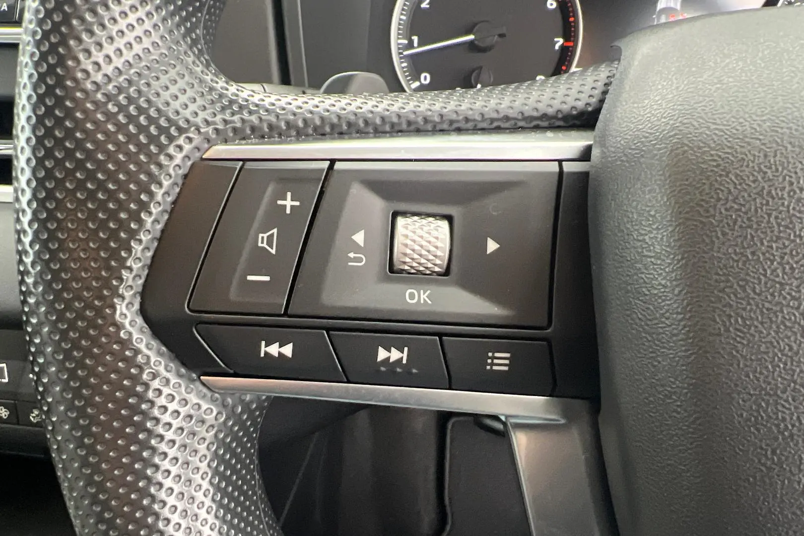 2022 Mitsubishi Outlander Gallery Image 16