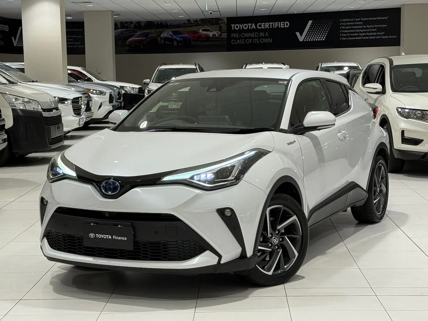 2022 Toyota C-HR Gallery Image 8