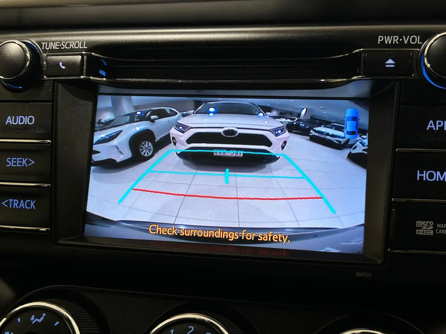 2017 Toyota RAV4 Gallery Image 16