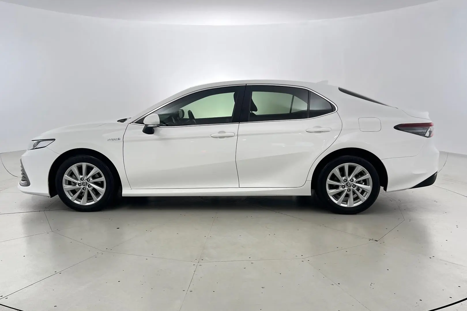 2021 Toyota Camry Gallery Image 7