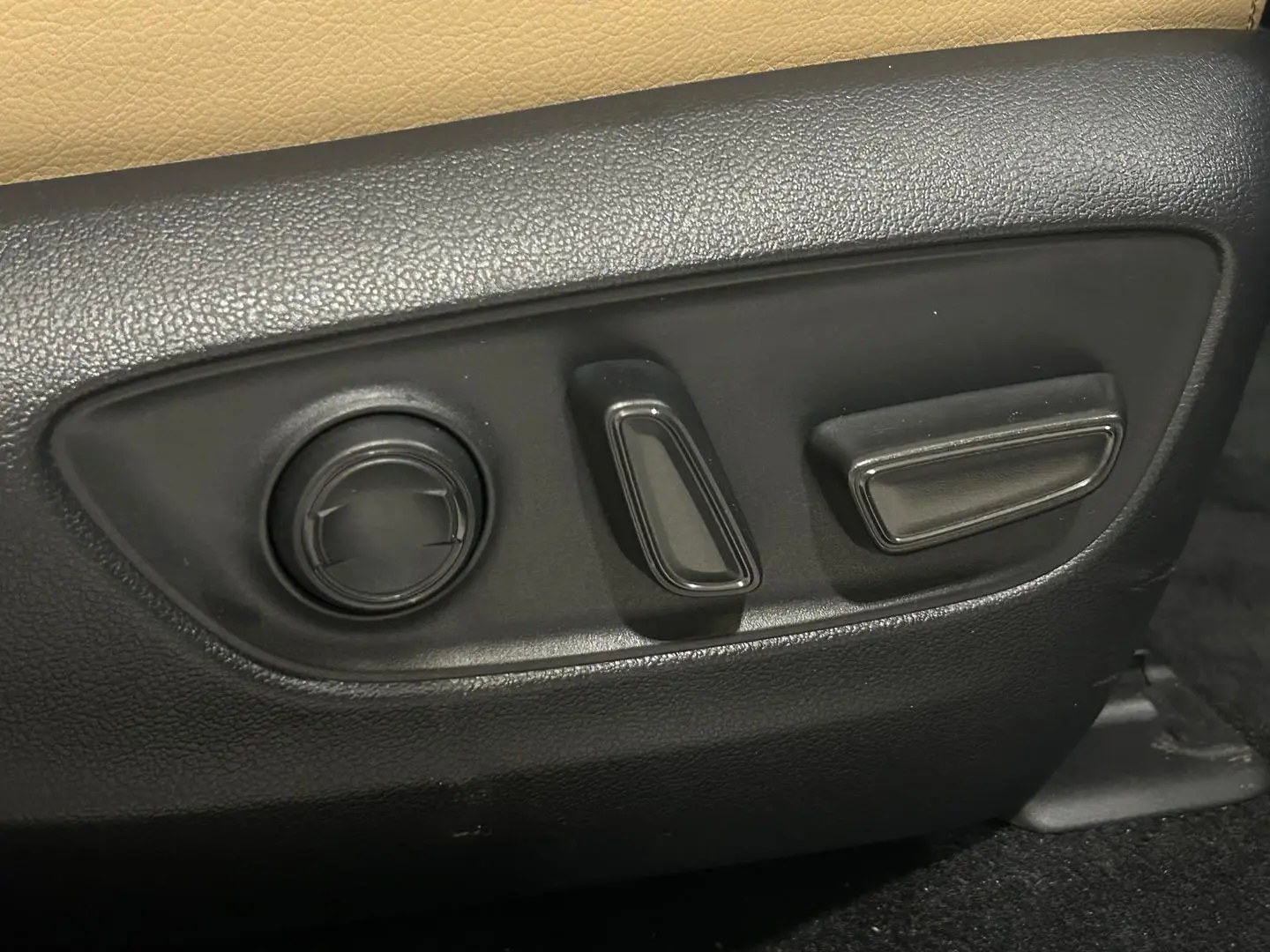 2024 Toyota RAV4 Gallery Image 19
