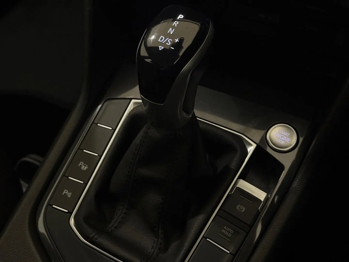 2022 Volkswagen Tiguan Gallery Image 21