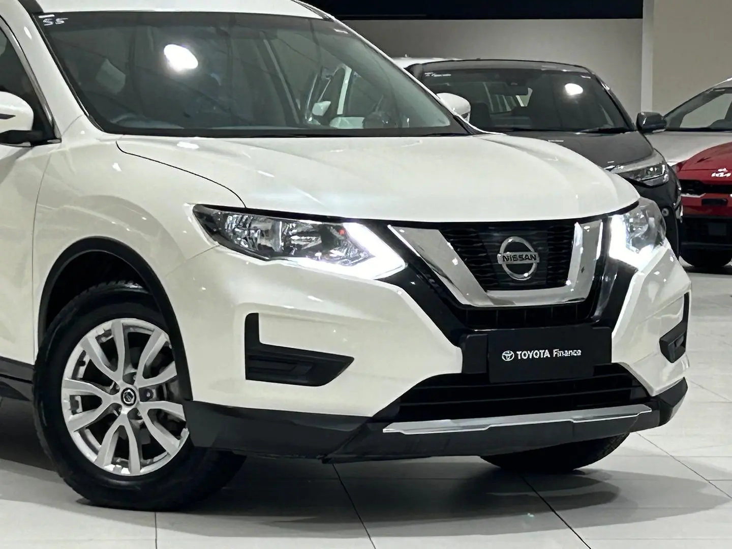 2020 Nissan X-TRAIL Gallery Image 3