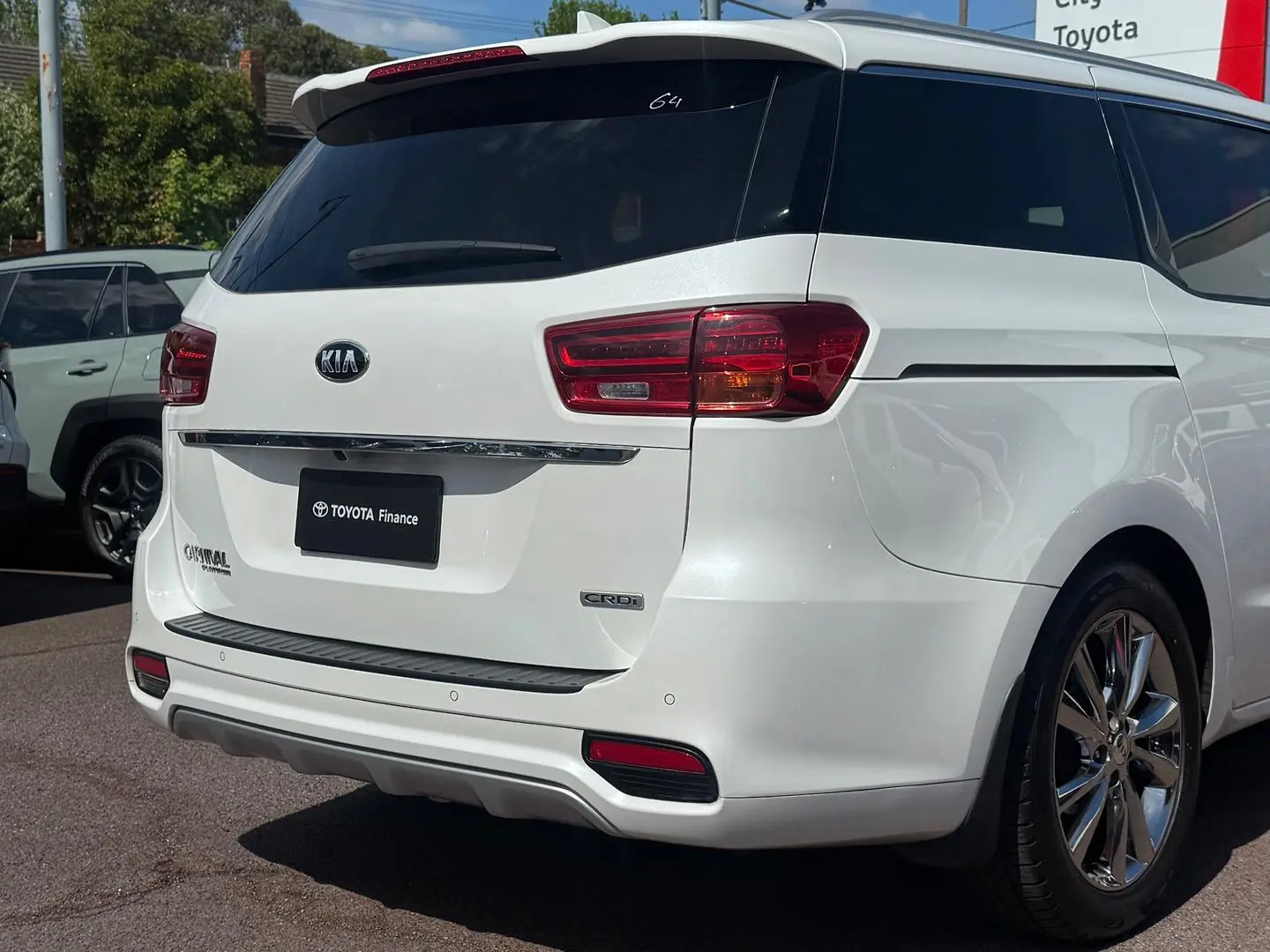 2019 Kia Carnival Gallery Image 5