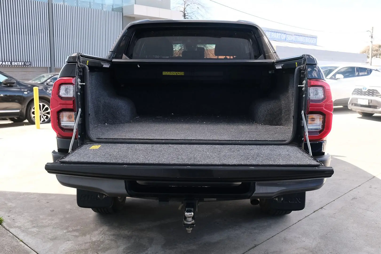 2021 Toyota Hilux Gallery Image 10