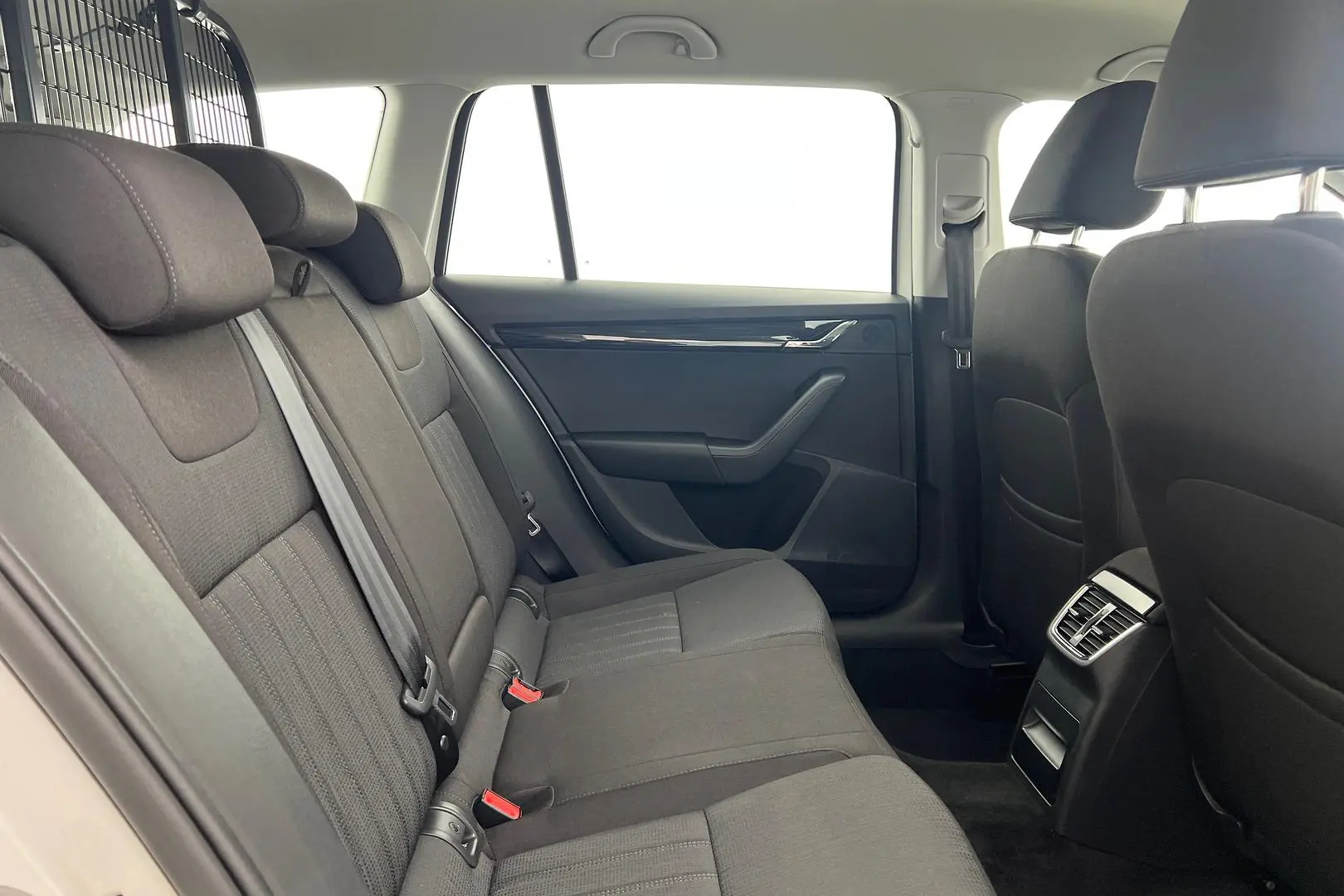 2020 SKODA Octavia Gallery Image 14