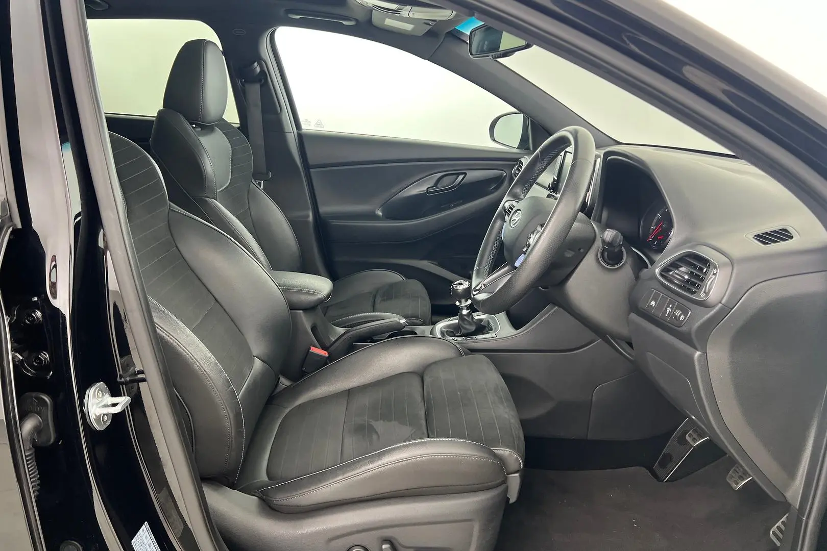 2020 Hyundai i30 Gallery Image 15