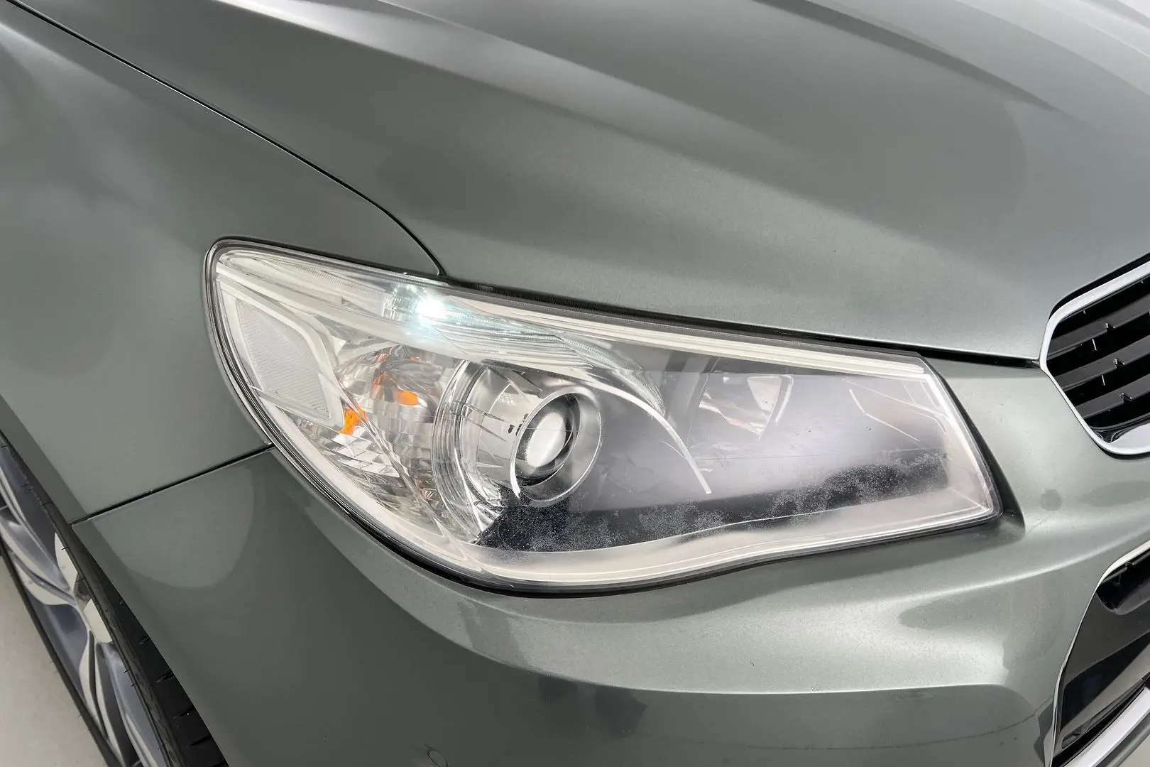 2014 Holden Commodore Gallery Image 2