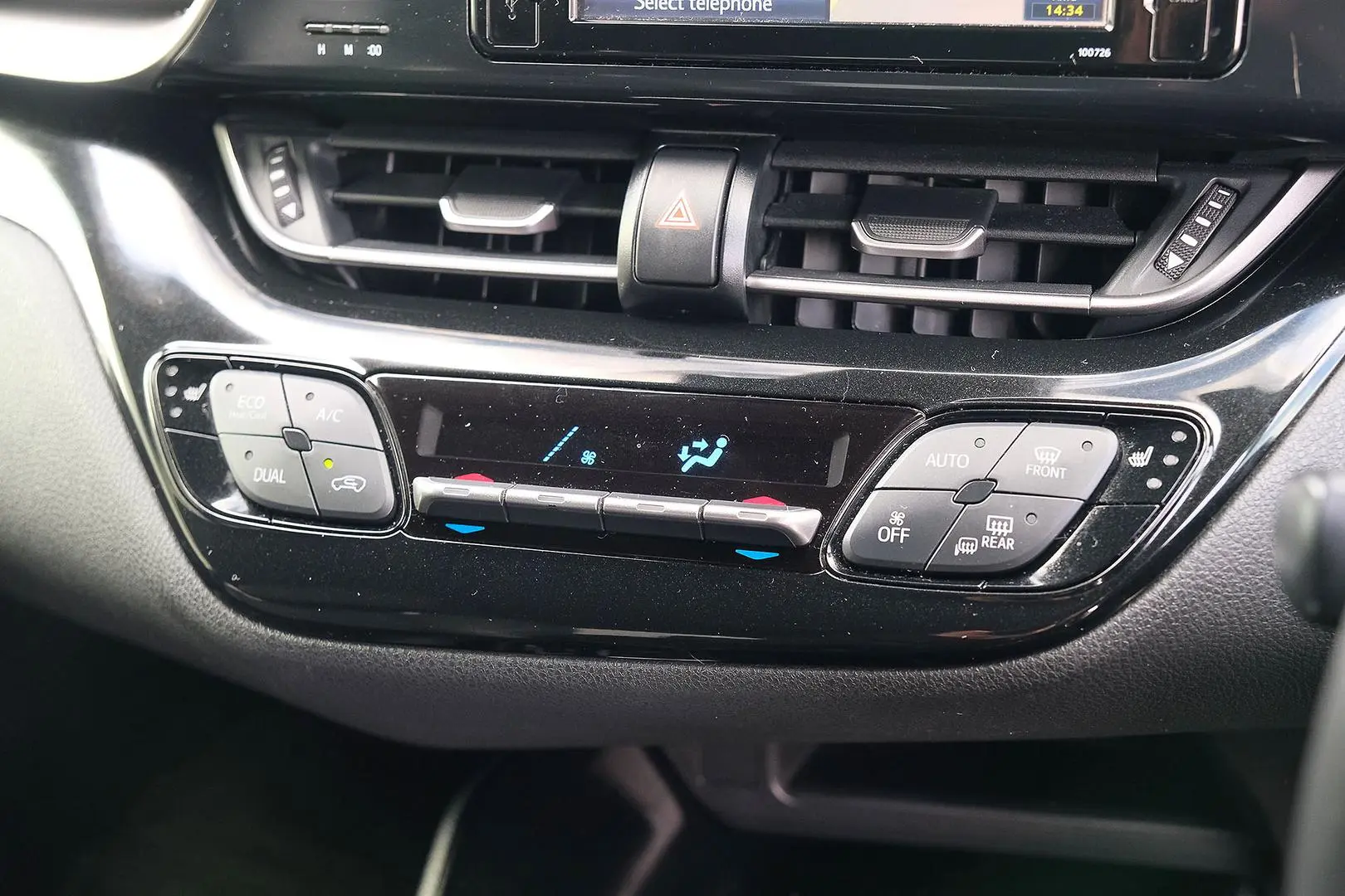2019 Toyota C-HR Gallery Image 19