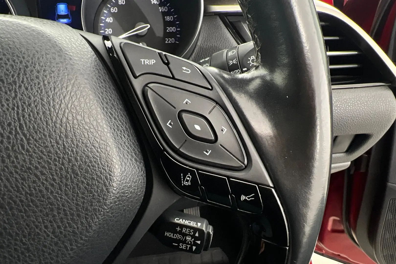 2018 Toyota C-HR Gallery Image 19