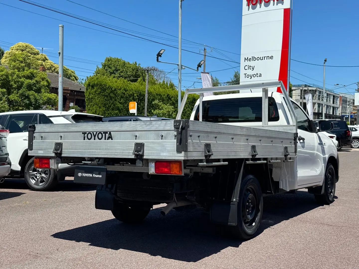 2020 Toyota Hilux Gallery Image 4