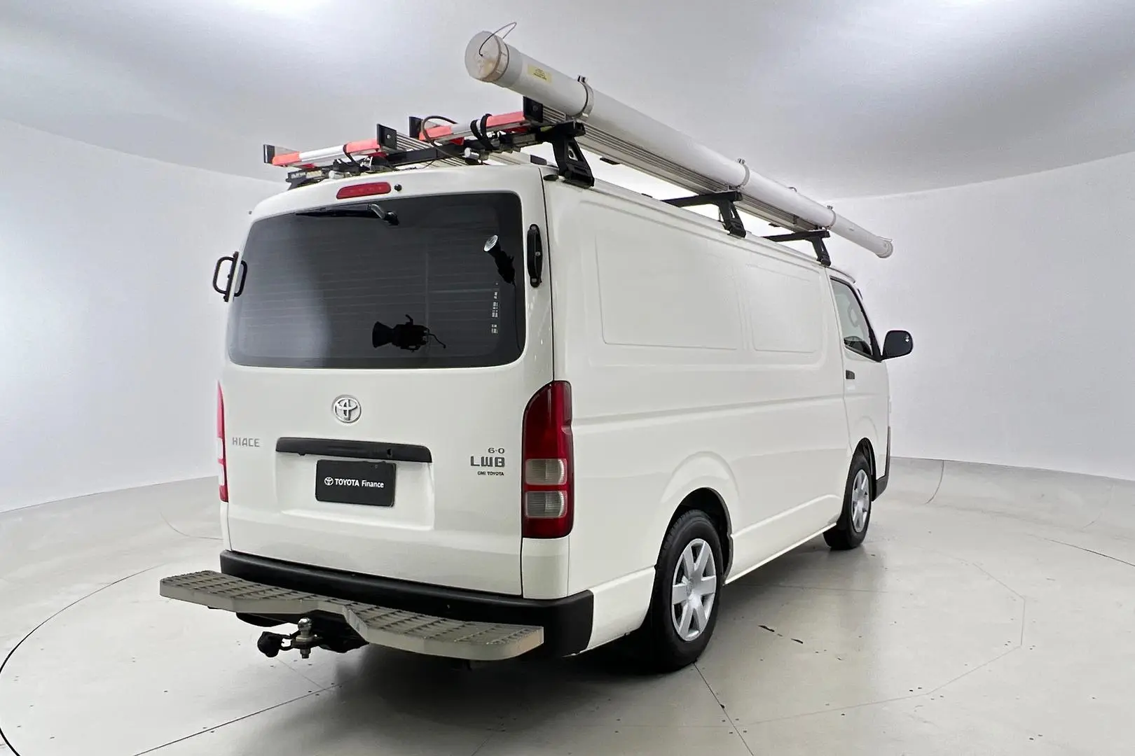 2018 Toyota Hiace Gallery Image 8